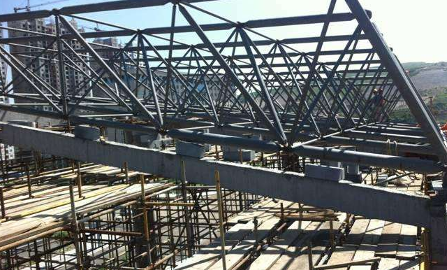 舟山简述网架公司的黑色压型钢板的吊装步履